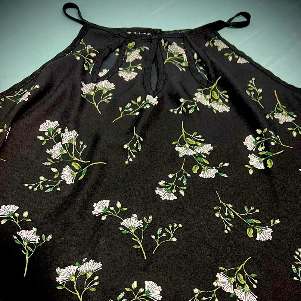 Black halter flirty floral blouse - XL